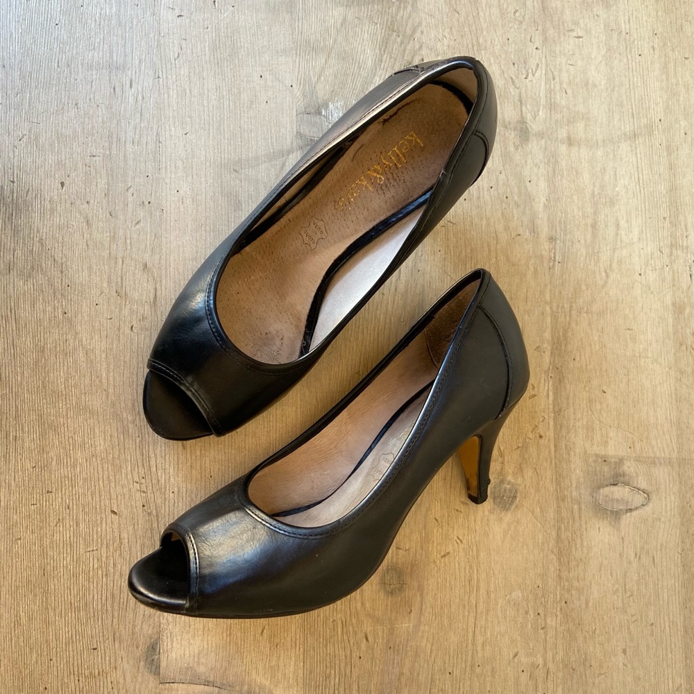 5 for $25 Open toe low heel classics